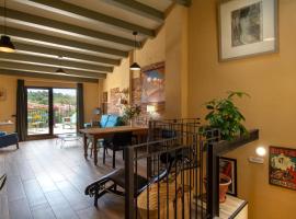 Priorat Aparthotel, serviced apartment in Falset