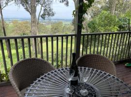 Villa Provincial Cypress Lakes Resort - 2 Bedrooms, 2 Private Ensuites, KING or SINGLE BEDS, ξενοδοχείο σε Pokolbin