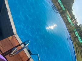 TERRABOX Apart de contenedores, hotel s bazenima u gradu 'Olivera'
