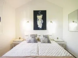 cozy & modern bungalow w/private garden bbq+wifi