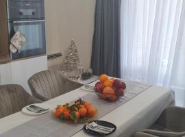 Sunny Apartment, מלון בבלגואבגרד