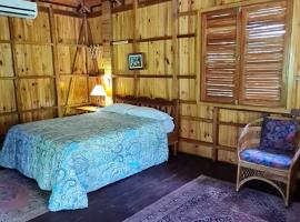 Ciudad Perdida EcoLodge, hótel í Cahuita
