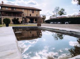 Tenuta Montezeglio Country Family House, hotel in Invorio Inferiore