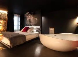 The Black Boutique -- Turistea Suites