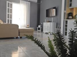 Cozy 2 Bedrooms Apartment on the Hill w/Netflix, apartemen di Karousádes