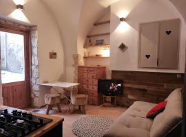 Joli petit appartement Montagne#SKI#LAC#NETFLIX#, hotel near Les Mélèzes, Seyne