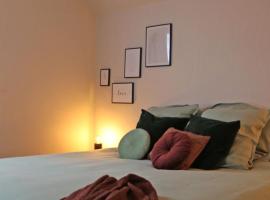 Maison des &Eacute;toiles, hotel s&nbsp;v&iacute;řivkou v destinaci Aalst