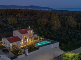 Villa Izabel with hot Whirpool, hotel 4 estrellas en Krnica