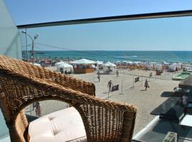 Ryanna Beach pe plaja Belona, hotel en Eforie Nord