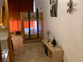 155 Piste dans mon canapé, hotel v destinaci Châtel