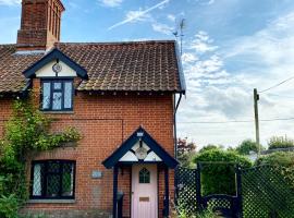 Piglet Cottage. A well equipped home from home., hotel in Uggeshall