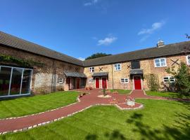 Clwyd Cottage - Two Bed, Barn Conversion with Private Hot Tub, hotel in Bodfari