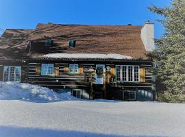 Le Pimbina, hotel com banheiras de hidromassagem em Mont-Tremblant