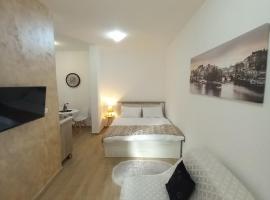 CASA APARTMENTS, one-bedroom apartment, hotel in Budva