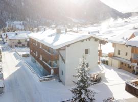 Chalet Gamskar, serviced apartment in Sankt Anton am Arlberg