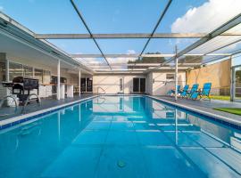 Pool Vacation, hotel with parking in Hollywood