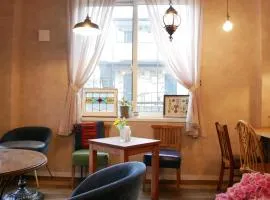 7 Rooms Hotel & Cafe - 30mins from Disneyland