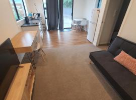 Modern 1 bedroom guest house, vacation home in Upper Hutt
