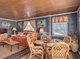 Less Than 3 Mi to Golf and Swim Cozy Oasis in Lake Worth!, hotel v destinaci Lake Worth