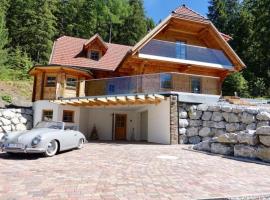 Chalet Sodamin Alpin mit Wellness, hotel in Hohentauern