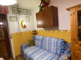 Bilocale condominio del sole, lejlighed i San Giacomo