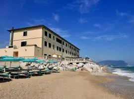 Hotel Brigantino Non Dista