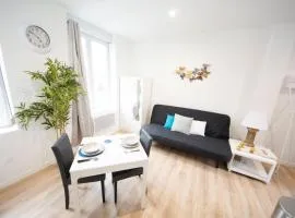 IVOIRIA !!! SUBLIME Studio HOME STAGING AU CENTRE VILLE !!!