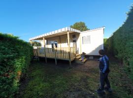 Mobil Home 2022 les charmettes 3 Chambres 40m2, glamping site in Les Mathes