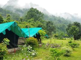 The Raajas - Camp & Resorts, luksusteltta kohteessa Rishīkesh