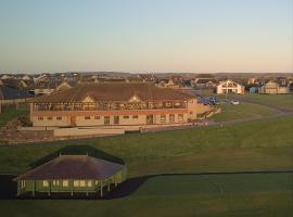 Luxurious home overlooking Cruden Bay golf course, hotel with parking in Cruden Bay