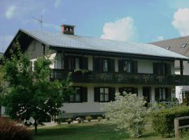 Family Home, Bohinj - Bled, kotedžas mieste Bochinis