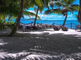 Anse Kerlan Beach Chalets