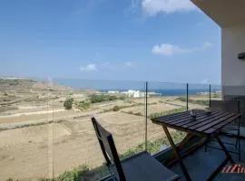 2 Bed Apartment w Distant Sea and Country Views