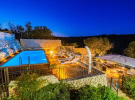 Villa Vanessa con Piscina Privata - Castro, hotel en Castro di Lecce