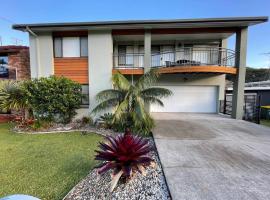 Rainbow Beachhouse - deluxe, pristine location, hotel i Bonny Hills