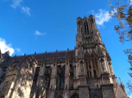 Reims Hyper-Centre Charmant Appartement &agrave; 2 pas de la Cath&eacute;drale