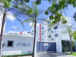 Se renta apartamento amueblado , ubicados en Santiago , 3 habitaciones , 2 bańos , 2 parqueo , área de juego y Piscina.