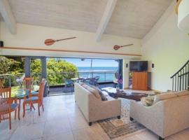 Luxury 2-Story Oceanfront Condo w/ Views & Pool, hotell i Wailua