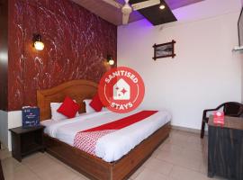 OYO 70159 Mobar Beach Resort, hotel v destinaci Marmagao