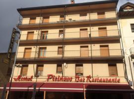 Hostal Pirineos Ainsa – pensjonat w mieście Aínsa