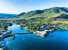 Grandview Lake Chelan- Waterfront View, Pool, Hot tub, Golf, 1 Min To Downtown, serviced apartment in Chelan