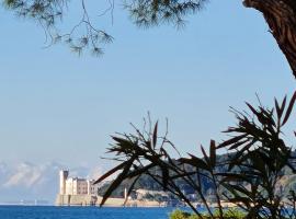 medium miramare appartamento sogno sul mare, hotel en Trieste