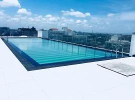 Modern luxury Condo,3 bedroom and 3 bathrooms