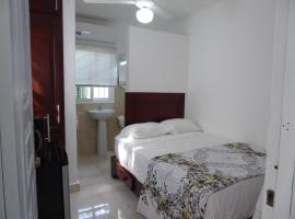 Cozy Studios-Private Entrance- HS Internet-AC-Hot Water-Backup Generator-near the Beach, hotel in Puerto Plata