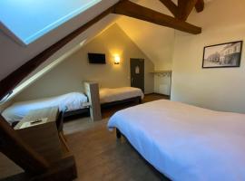 LOGIS - H&ocirc;tel & Restaurant Saint Nicolas, golf hotel in Chaumont-en-Vexin