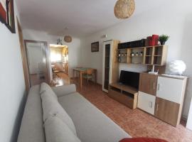 Apartamento totalmente equipado con jardín y WiFi Santa Pola Gran Alacant: Gran Alacant'ta bir otel