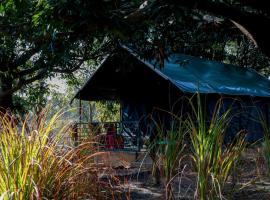 Corbett Nature Retreat, kamp sa luksuznim šatorima u gradu Ramnagar