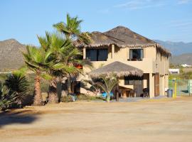 Cerritos Beach Palace Casa Gaia, hotel in El Pescadero