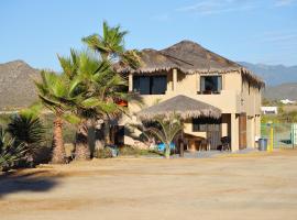 Cerritos Beach Palace Casa Gaia, хотел с паркинг в El Pescadero