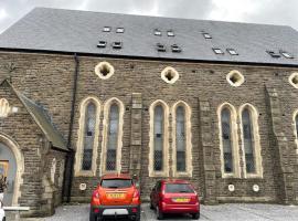 Old St Johns Church, hotel in Dowlais